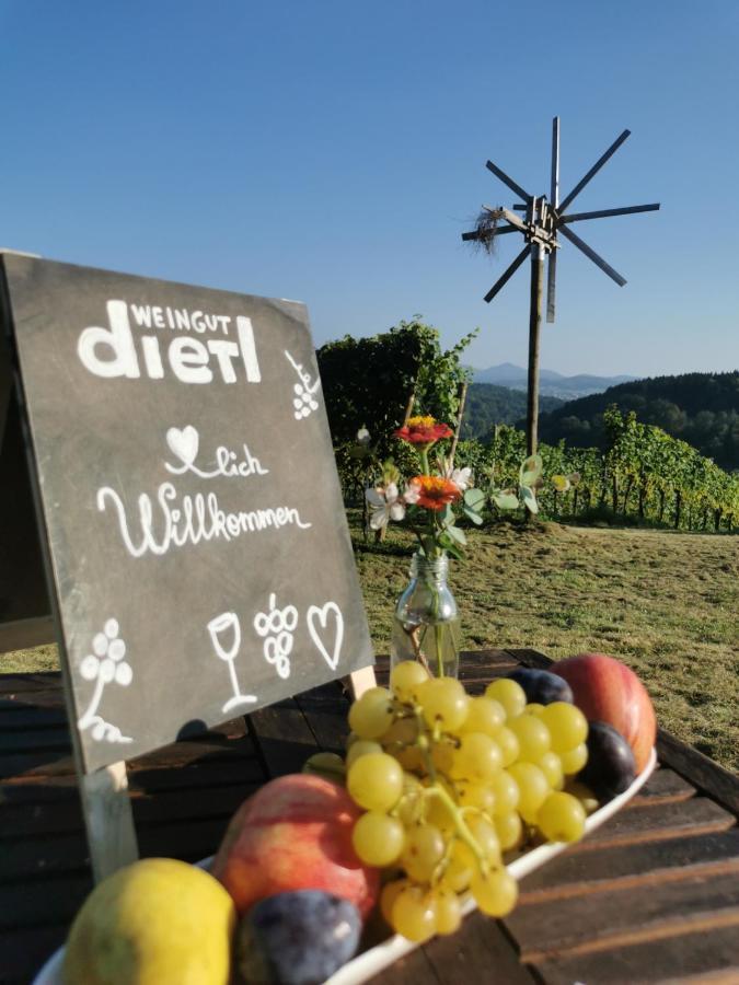 Winzer Suite - Weingut Dietl Riegersburg Buitenkant foto